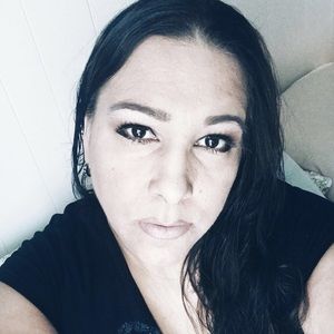 Meet your Posher, Loraine